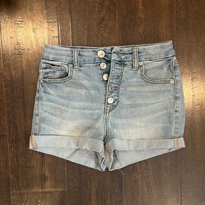 NWOT AE light washed button up high waisted Jean shorts